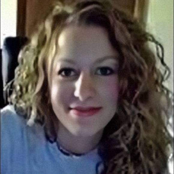 Meet your Posher, Sarah - Picture 3 of 5